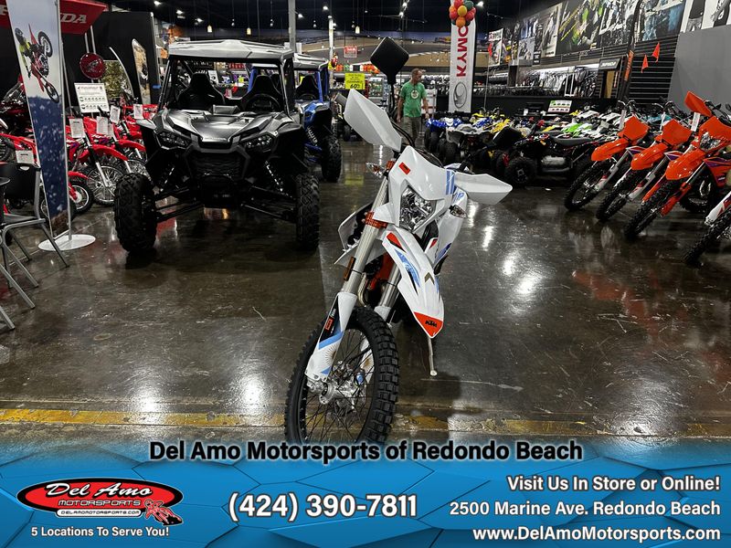 2024 KTM 500 EXC-F SIX DAYS  in a WHITE/ORANGE exterior color. Del Amo Motorsports of Redondo Beach (424) 304-1660 delamomotorsports.com 