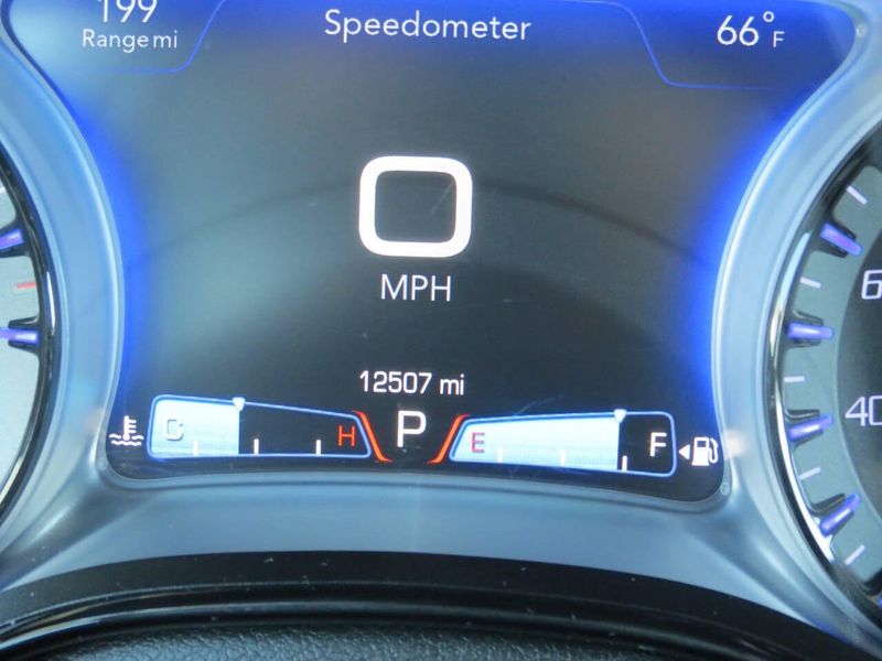 Used 2018 Chrysler 300 S AWD 4dr SedanImage 19