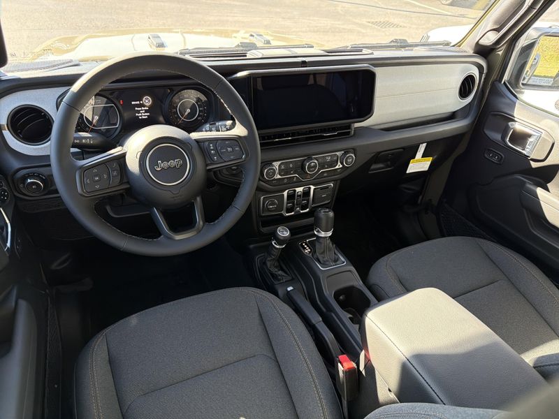 New 2026 Jeep Wrangler 4-door Sport SImage 17