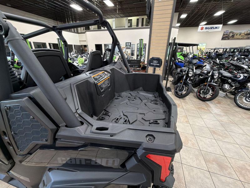 New 2025 Can-Am MAVERICK SPORT MAX DPS 1000R Image 28