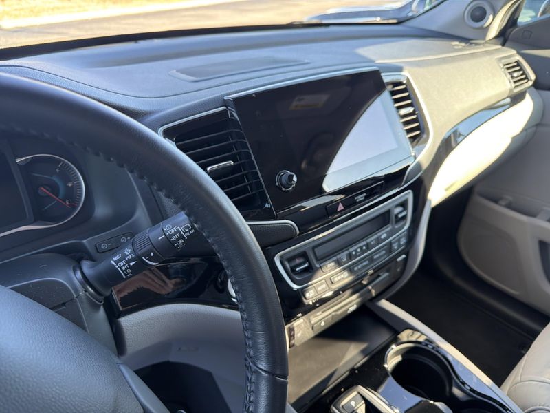 Used 2021 Honda Pilot Touring 7-PassengerImage 30