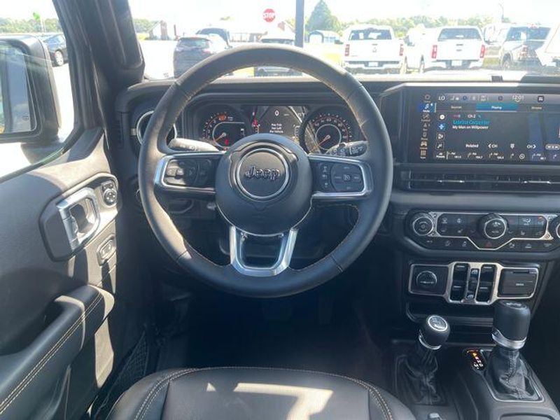 2025 Jeep Wrangler Sahara2025 Jeep Wrangler 4-door Sahara
