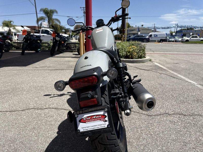 New 2026 Honda REBEL 300 E-CLUTCH Image 16