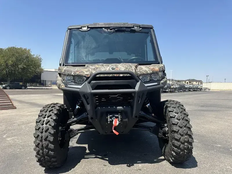 2025 Can-Am DEFENDER MAX LIMITED CAB HD10 WILDLAND CAMOImage 4