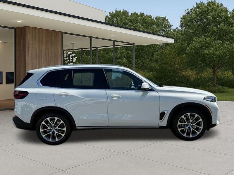 Used 2024 BMW X5 xDrive40iImage 5
