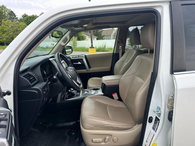 2016 Toyota 4Runner LimitedImage 18