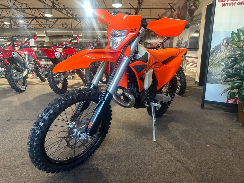 New 2025 KTM 150 XC-W Image 6
