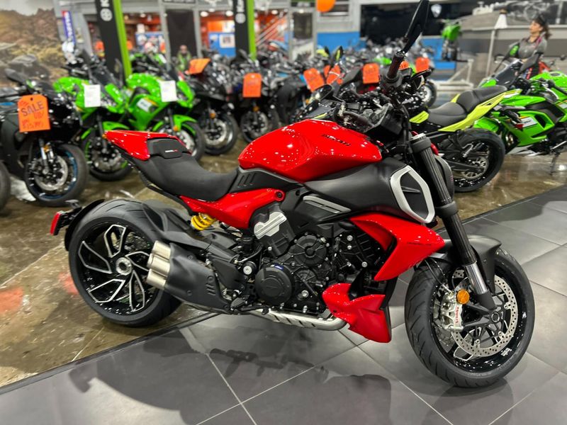 New 2025 Ducati DIAVEL V4 Image 6