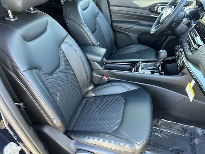 New 2026 Jeep Compass Latitude Altitude 4x4Image 11