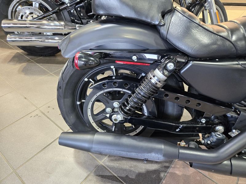 2017 HARLEY SPORTSTER IRON 883 BLACK Image 11