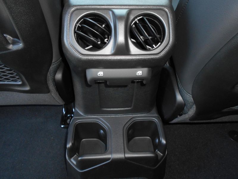 2025 Jeep Gladiator High Tide 4x4Image 23
