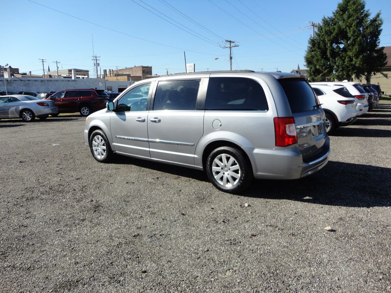 2014 Chrysler Town & Country TouringImage 3