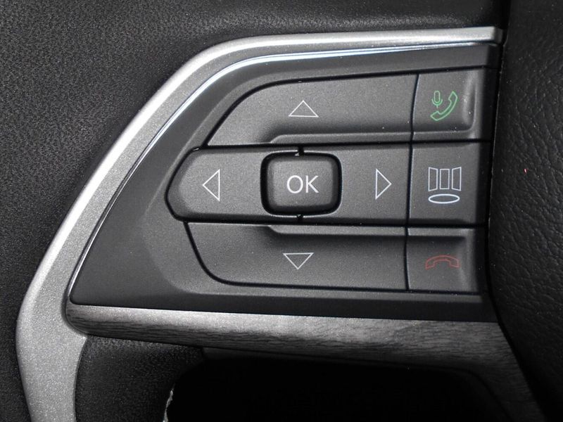 2025 Jeep Grand Cherokee L Limited 4x4Image 23