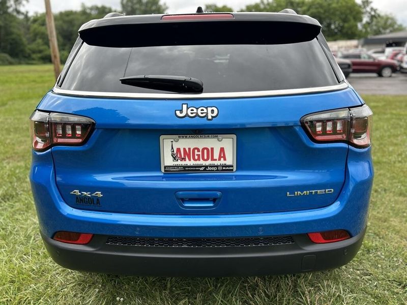 2025 Jeep Compass Limited photo 4