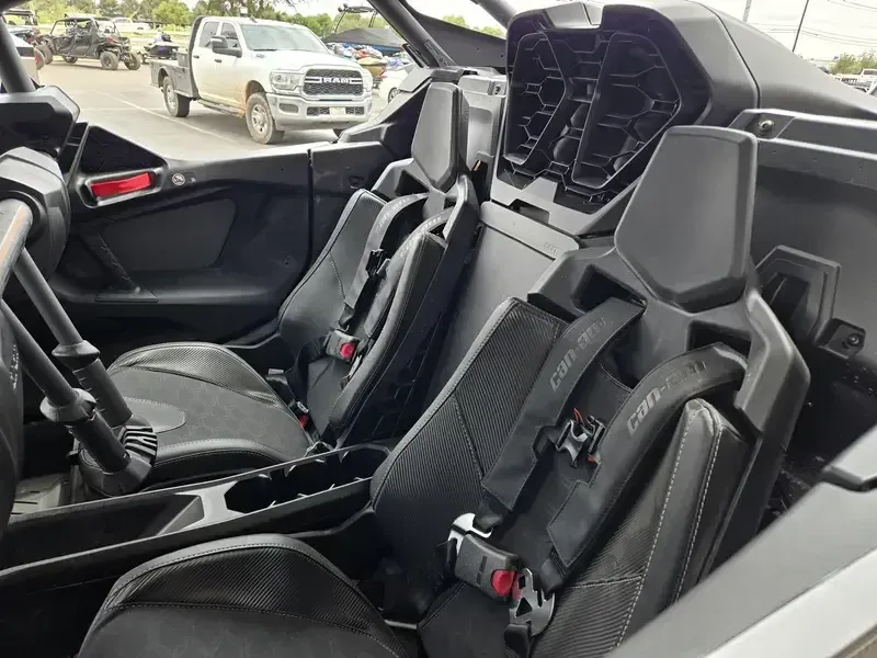 2025 Can-Am MAVERICK R MAX X RS 999T DCT TRIPLE BLACK Image 8