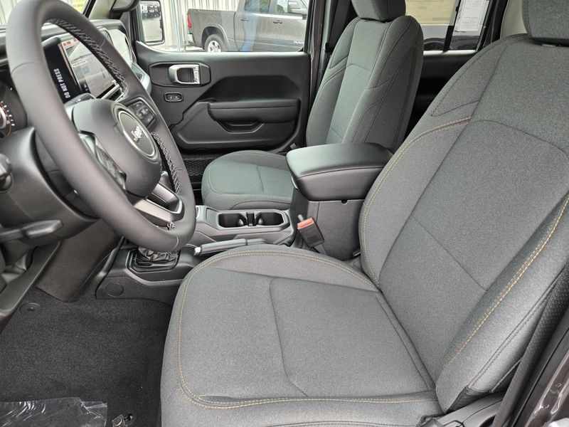 New 2026 Jeep Gladiator Sport S 4x4
