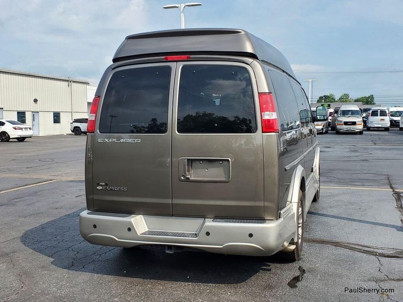 Used 2022 Chevrolet Express Cargo Image 3