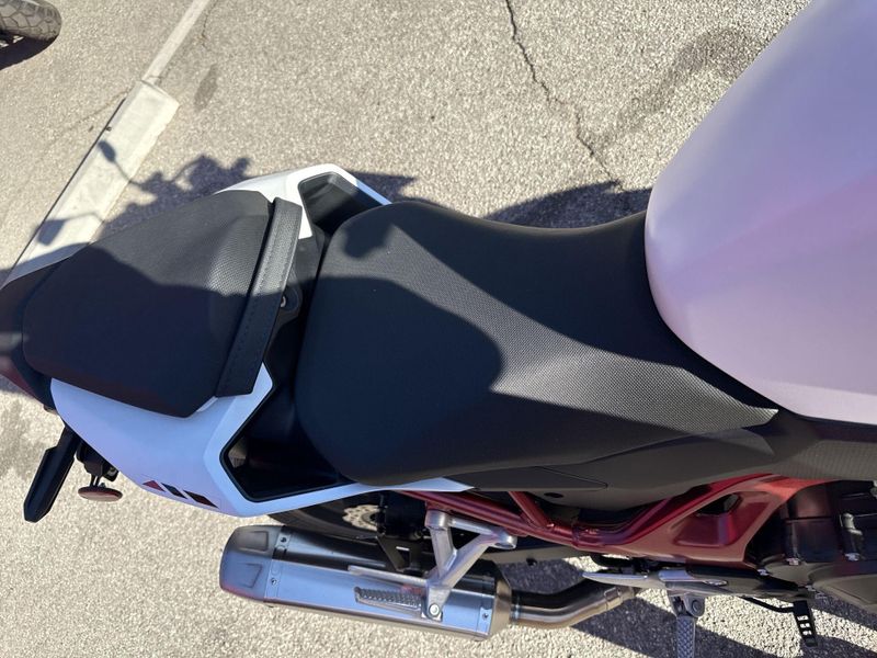 Used 2025 Honda CB750 HORNET Image 15