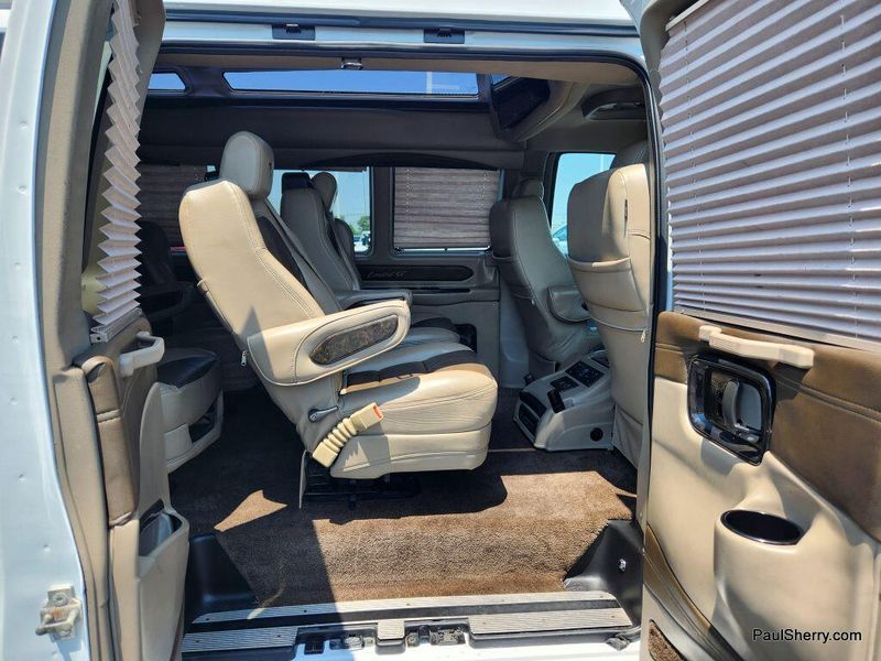 2018 GMC Savana 2500 Image 41