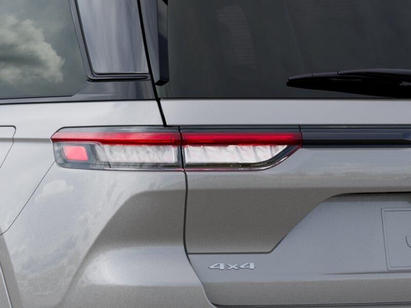 New 2026 Jeep Grand Cherokee SummitImage 21