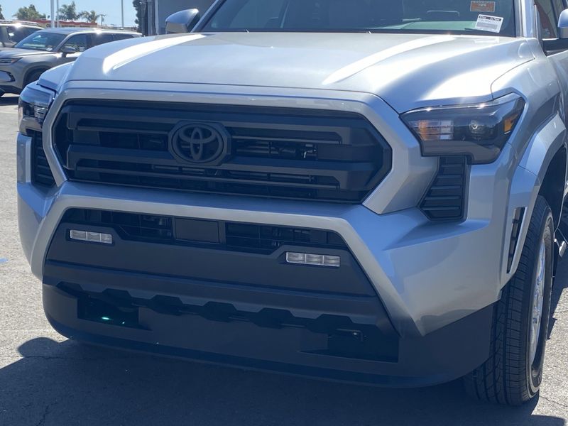 2025 Toyota Tacoma SR5Image 8