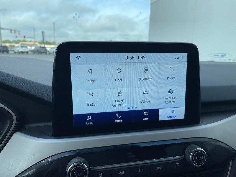 2020 Ford Escape SE photo 12