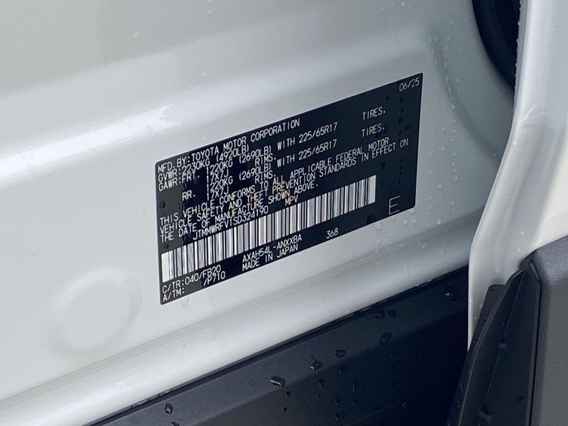 New 2025 Toyota RAV4 Hybrid LEImage 19