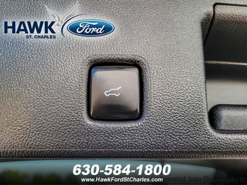 2022 Ford Escape SEL photo 18