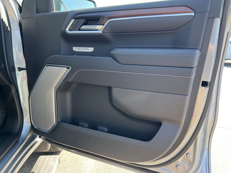 2026 Gmc Sierra 1500 Denali photo 18