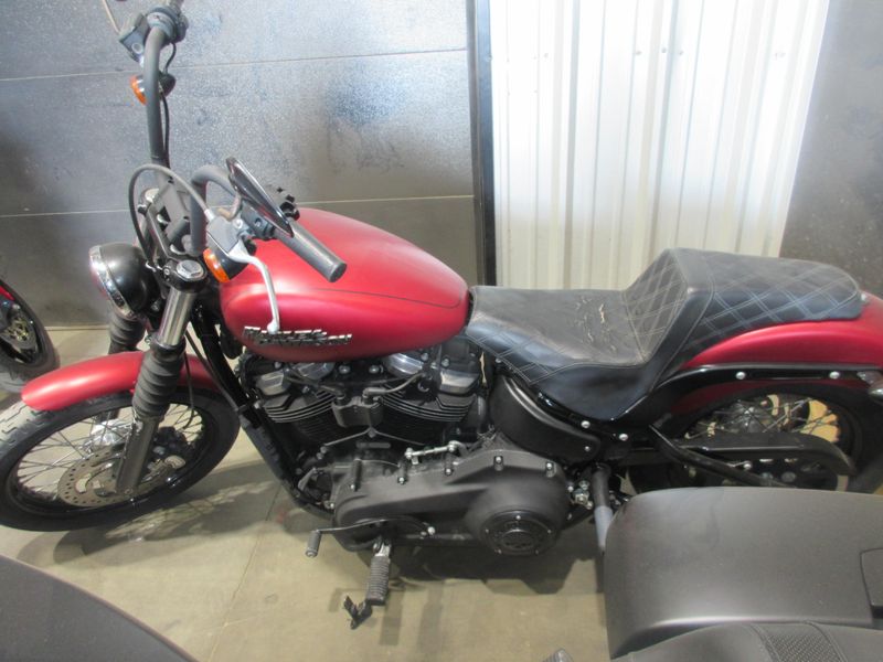 USED 2019 HARLEY SOFTAIL STREET BOB Image 4