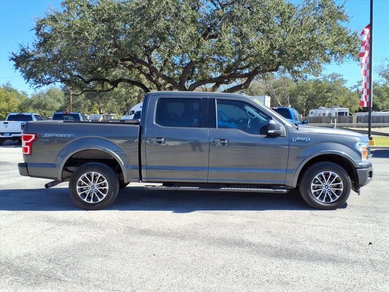 2019 Ford F-150 XLT photo 2