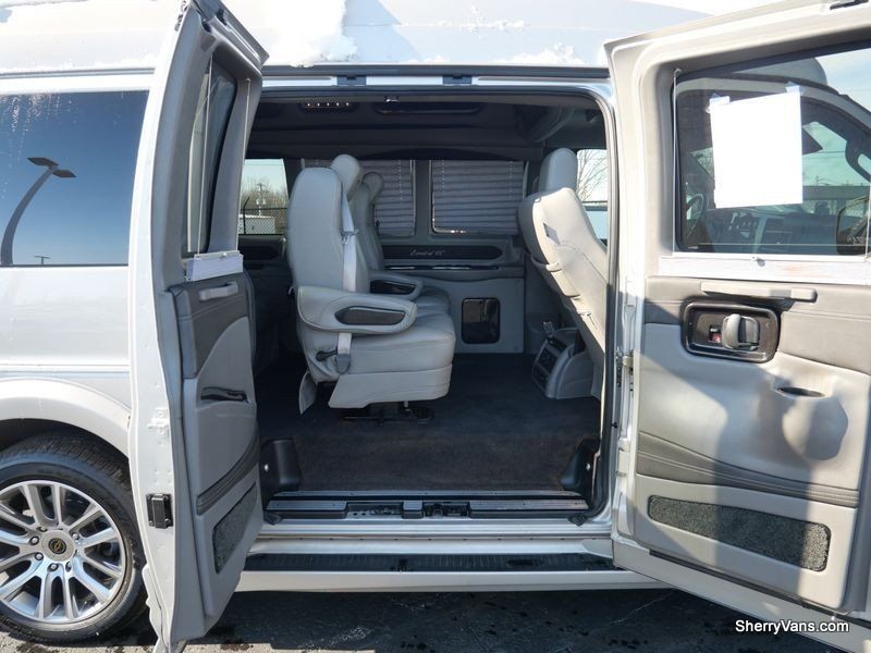 2019 Chevrolet Express 2500 Image 33