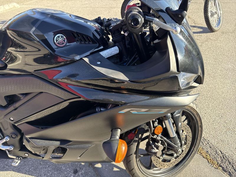 Used 2023 Yamaha YZF-R3 ABS Image 13