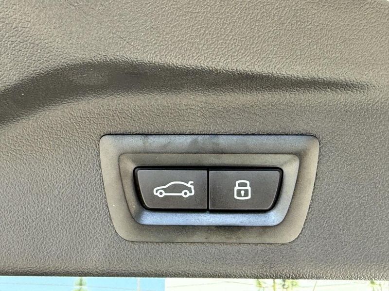 2025 BMW X7 xDrive40iImage 16