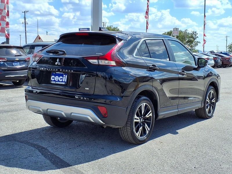 2024 Mitsubishi Eclipse Cross SE photo 14