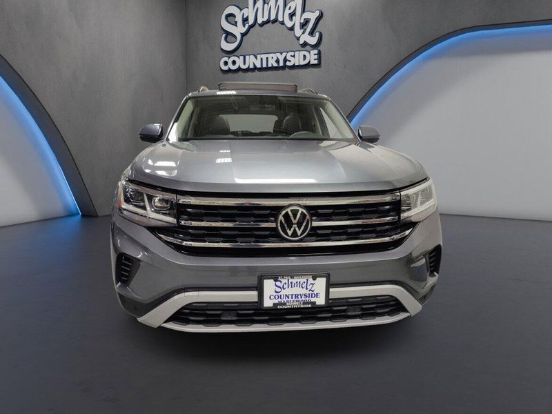 Used 2022 Volkswagen Atlas AWD V6 SE w/Technology/SunroofImage 2