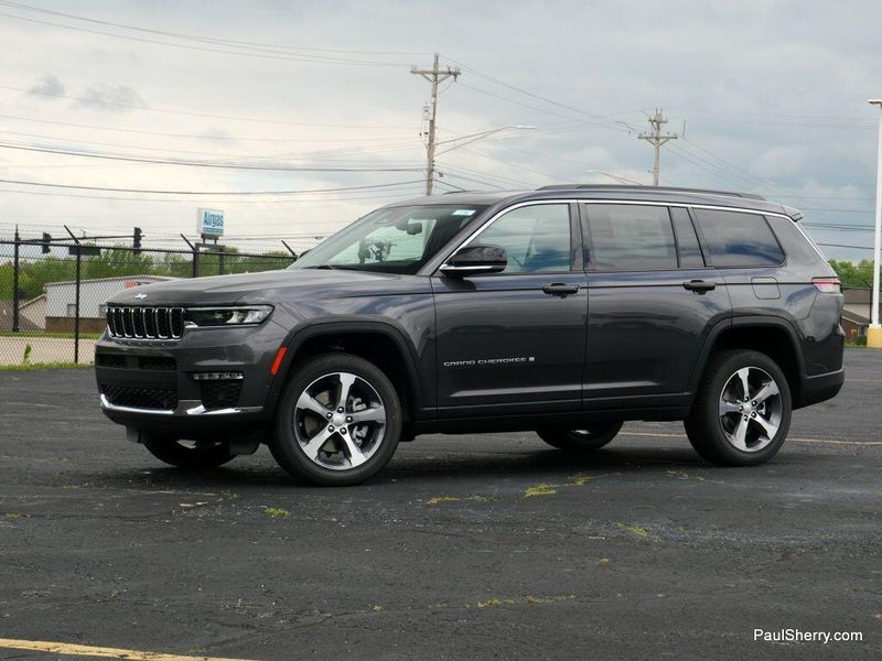 2025 Jeep Grand Cherokee L Limited 4x4Image 8