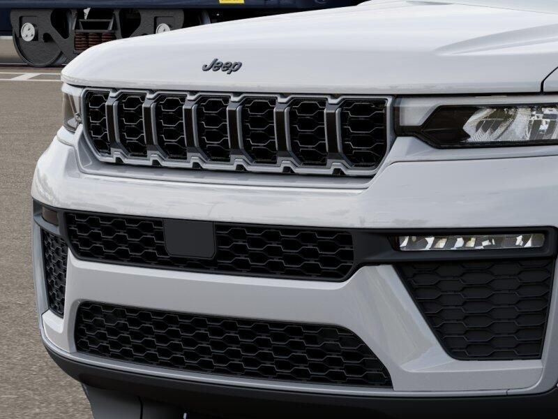 New 2026 Jeep Grand Cherokee Limited 4x2Image 23