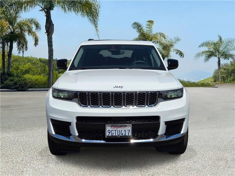Used 2023 Jeep Grand Cherokee L Laredo 4x2