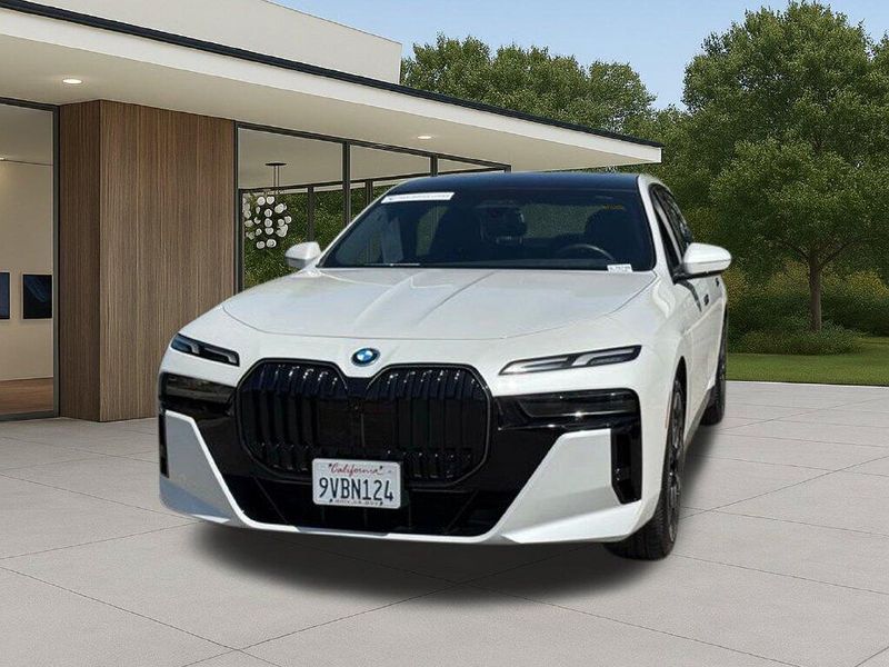 Used 2026 BMW 7 Series 750e xDriveImage 3