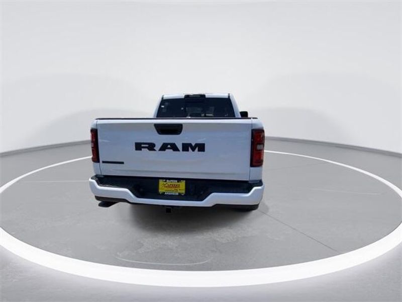 2025 RAM 1500 Big Horn Crew Cab 4x2 5