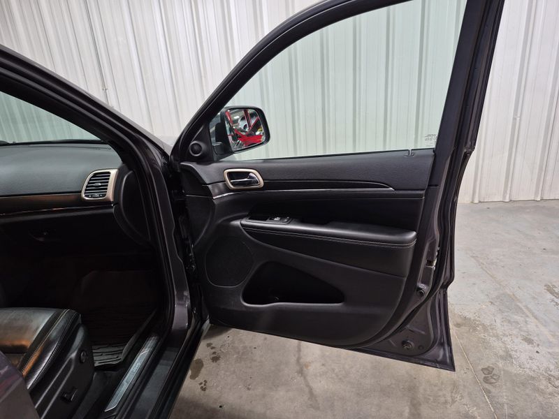 Used 2015 Jeep Grand Cherokee LimitedImage 11