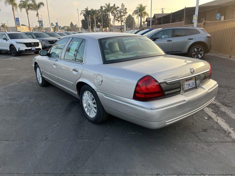 2010 Mercury Grand Marquis LSImage 2