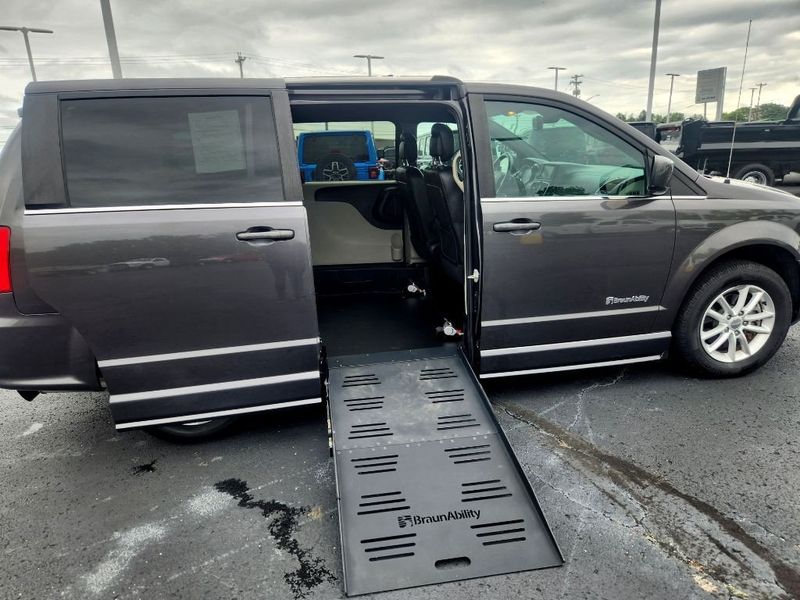 2019 Dodge Grand Caravan SXTImage 5