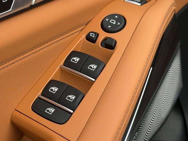 New 2026 BMW X5 M60iImage 16
