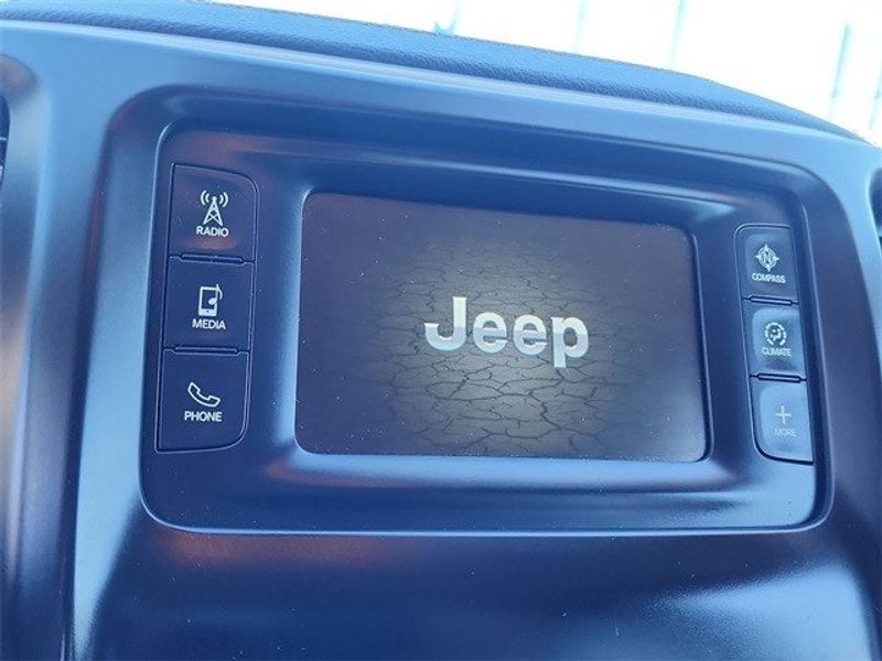 2018 Jeep Cherokee LatitudeImage 13