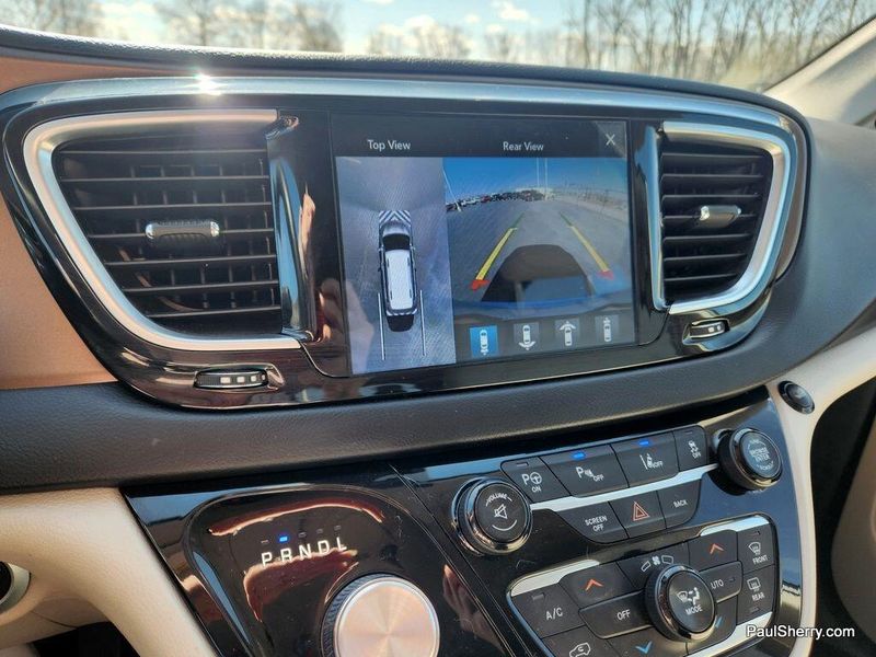 2017 Chrysler Pacifica Touring-L PlusImage 49