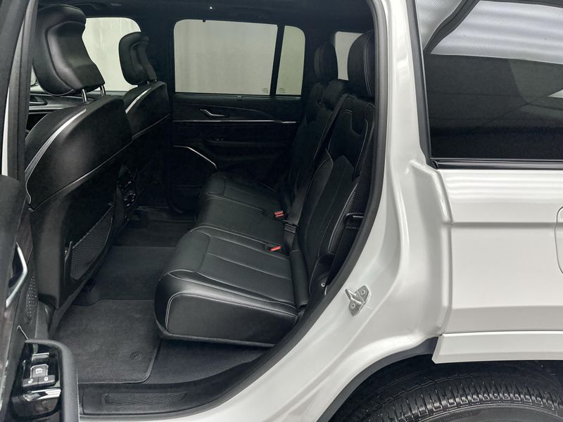 Used 2023 Jeep Grand Cherokee OverlandImage 14