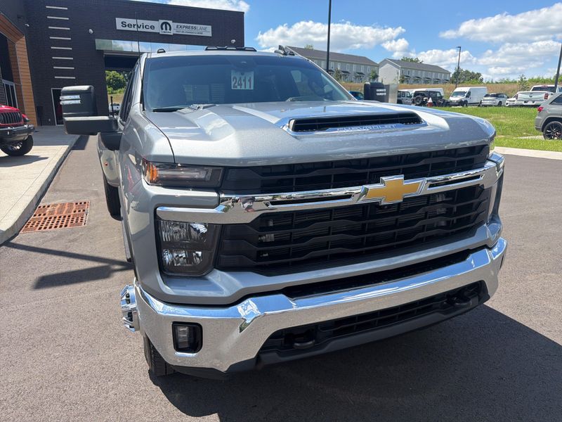 Used 2024 Chevrolet Silverado 3500HD LTImage 5
