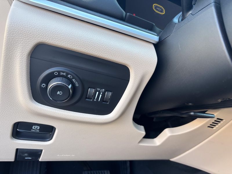 New 2026 Jeep Grand Cherokee Limited 4x4Image 32